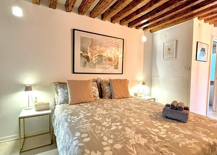 Independent With Outdoor Patio Appartamento Venezia