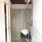 Independent With Outdoor Patio דירה ונציה