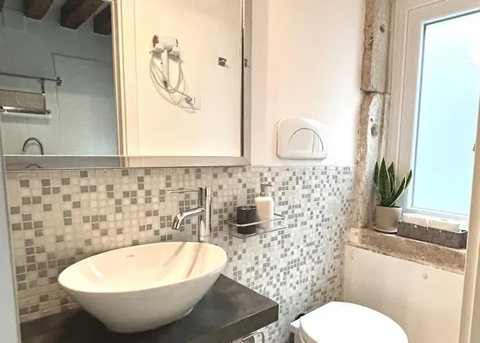 Independent With Outdoor Patio Venedig