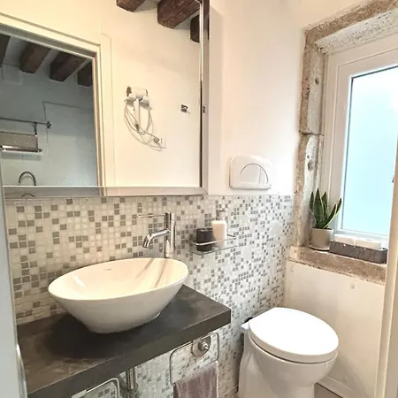 Independent With Outdoor Patio Venedig